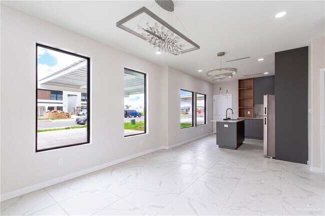Foto del edificio - 16 Hummingbird Ave