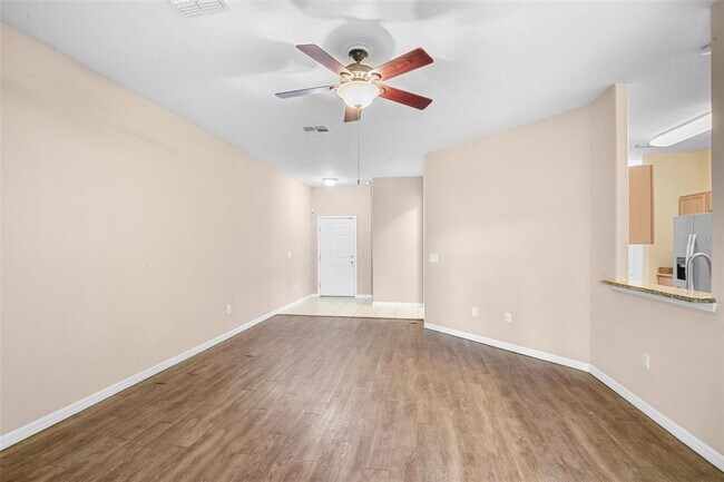 Building Photo - 1519 Priory Cir