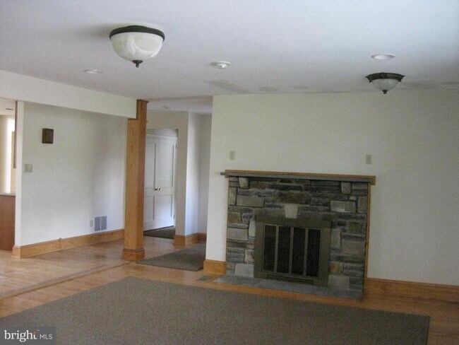 Foto del edificio - 708 Conestoga Rd