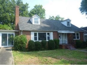 Primary Photo - 304 E Harden St