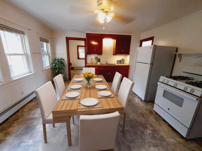 Building Photo - 35 Prospect St