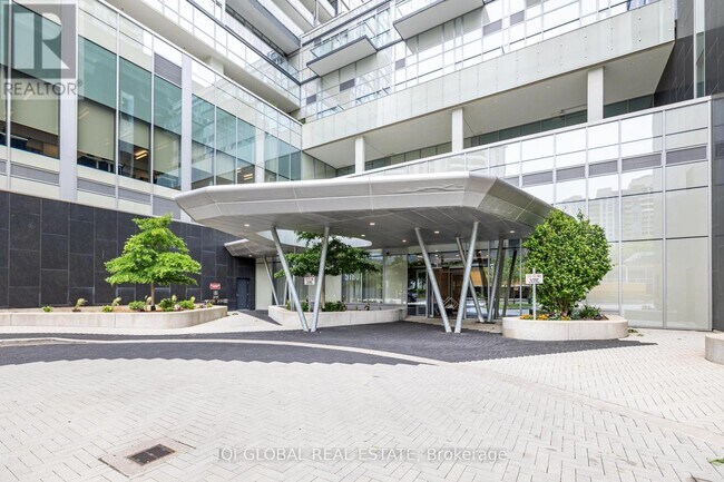 Photo du bâtiment - 5180-5180 Yonge St