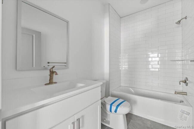 Foto del edificio - 75 Forester Ave