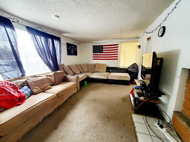 Foto del edificio - 1105 NE Gaines Rd