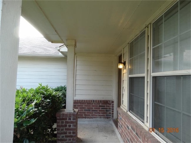 Building Photo - 6327 Hayman Dr