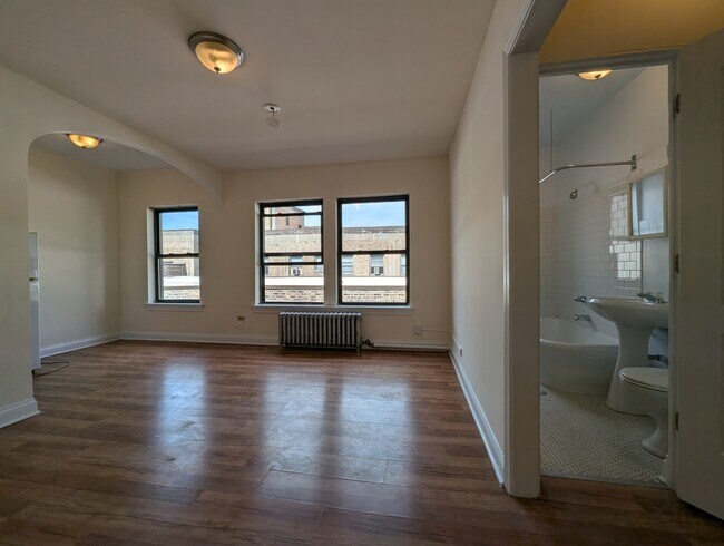 Foto del edificio - 5417 N Kenmore Ave