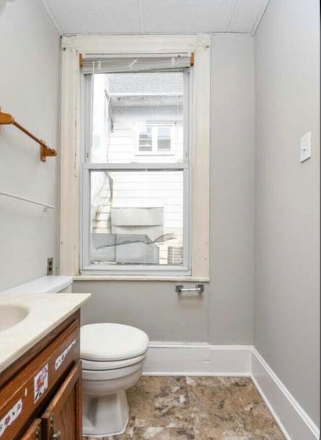 17 E Glenside Ave Unit 1, Glenside, PA 19038 Apartments in Glenside