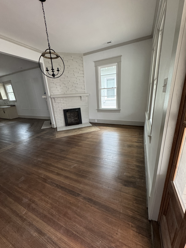 Foto del edificio - 1309 E Walnut St