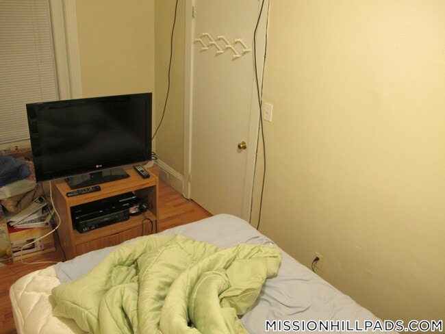 Building Photo - 14 Wait St