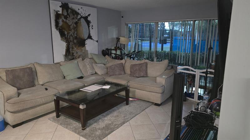 Foto del edificio - 8821 Wiles Rd
