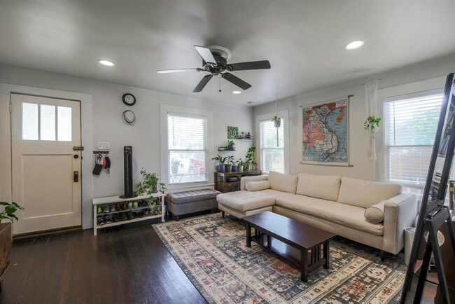Building Photo - 3111 Robinson Ave
