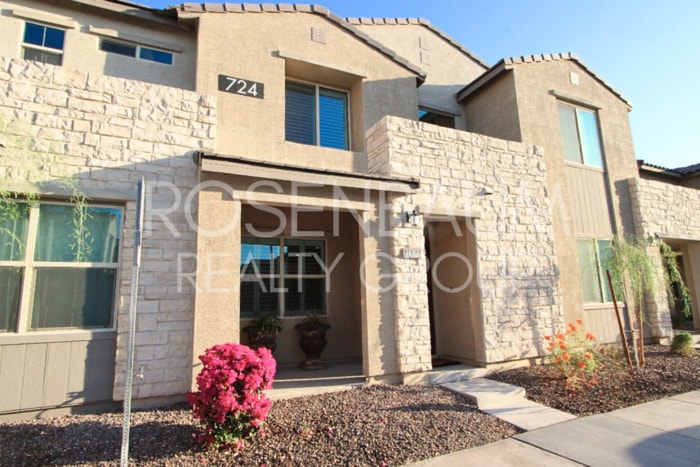 Photo - Stunning 3-beds, 2.5-baths townhome in the...