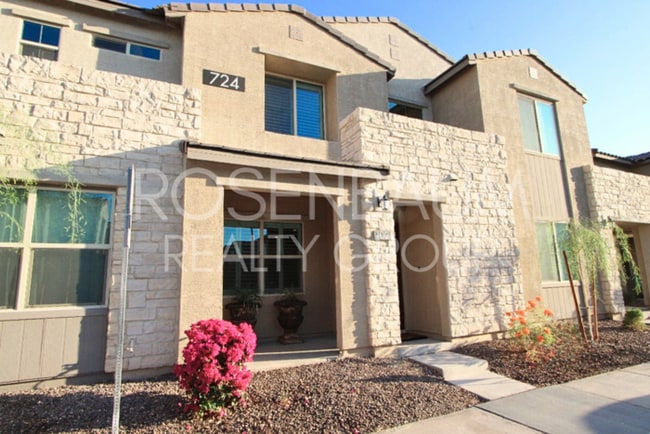 Photo - Stunning 3-beds, 2.5-baths townhome in the...