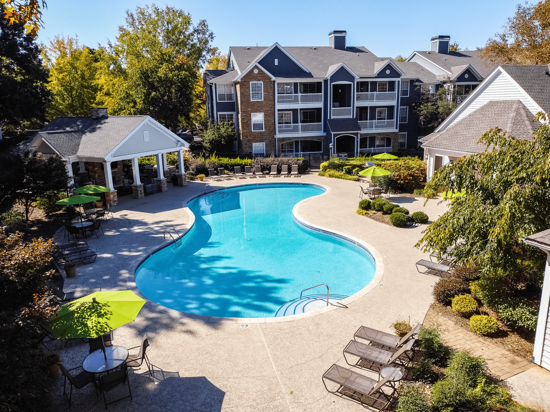 Piscina estilo resort y solárium con WiFi - Bexley Crossing at Providence