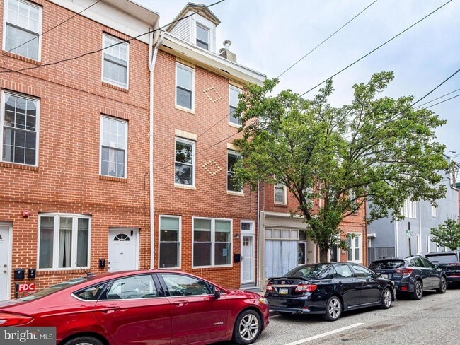 Building Photo - 161 Brown St