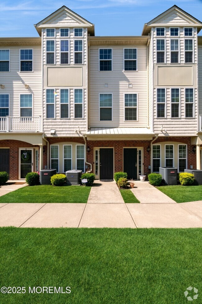 Building Photo - 43 Kyle Dr