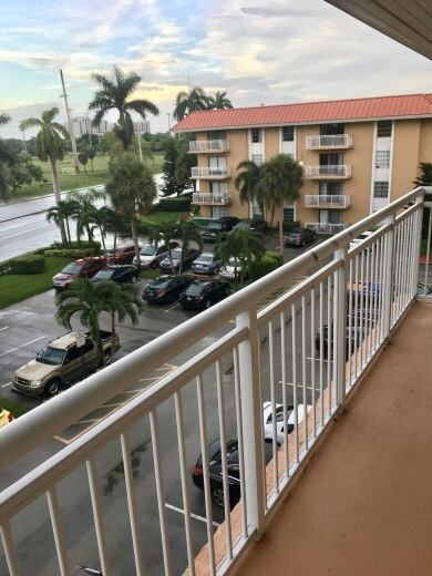 Foto del edificio - 405 S Pine Island Rd