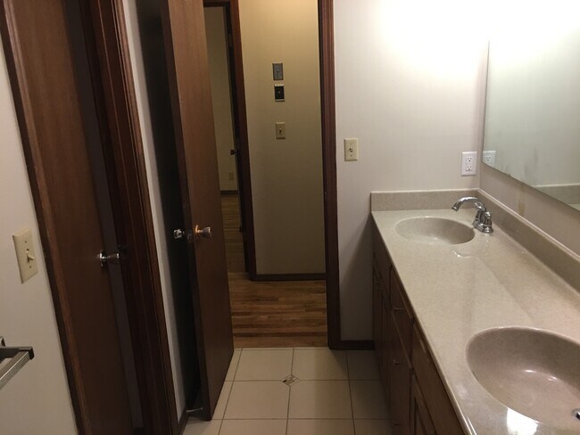 Foto del edificio - 1730 W 28th St