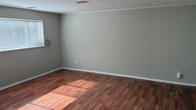 Building Photo - 1570 Tamarac St