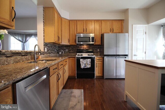 Foto del edificio - 2562 Sylvan Moor Ln