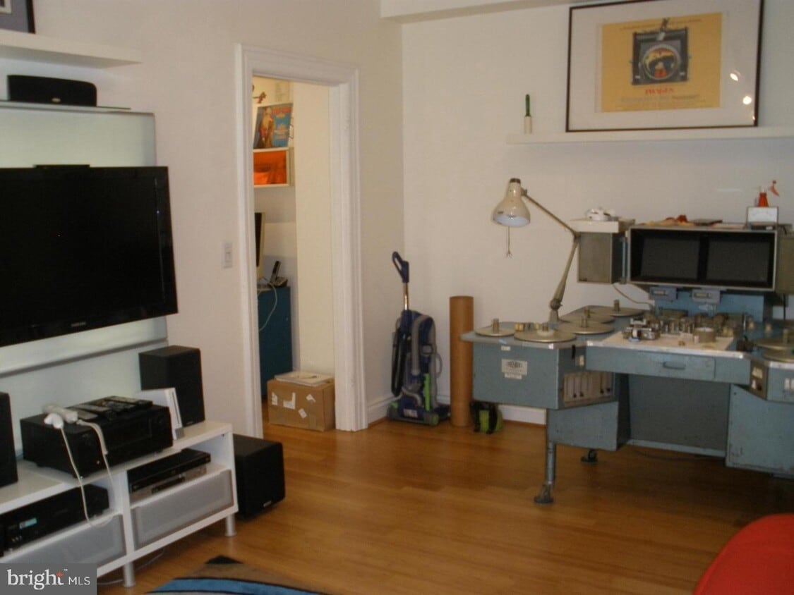 Primary Photo - 3100 Connecticut Ave NW
