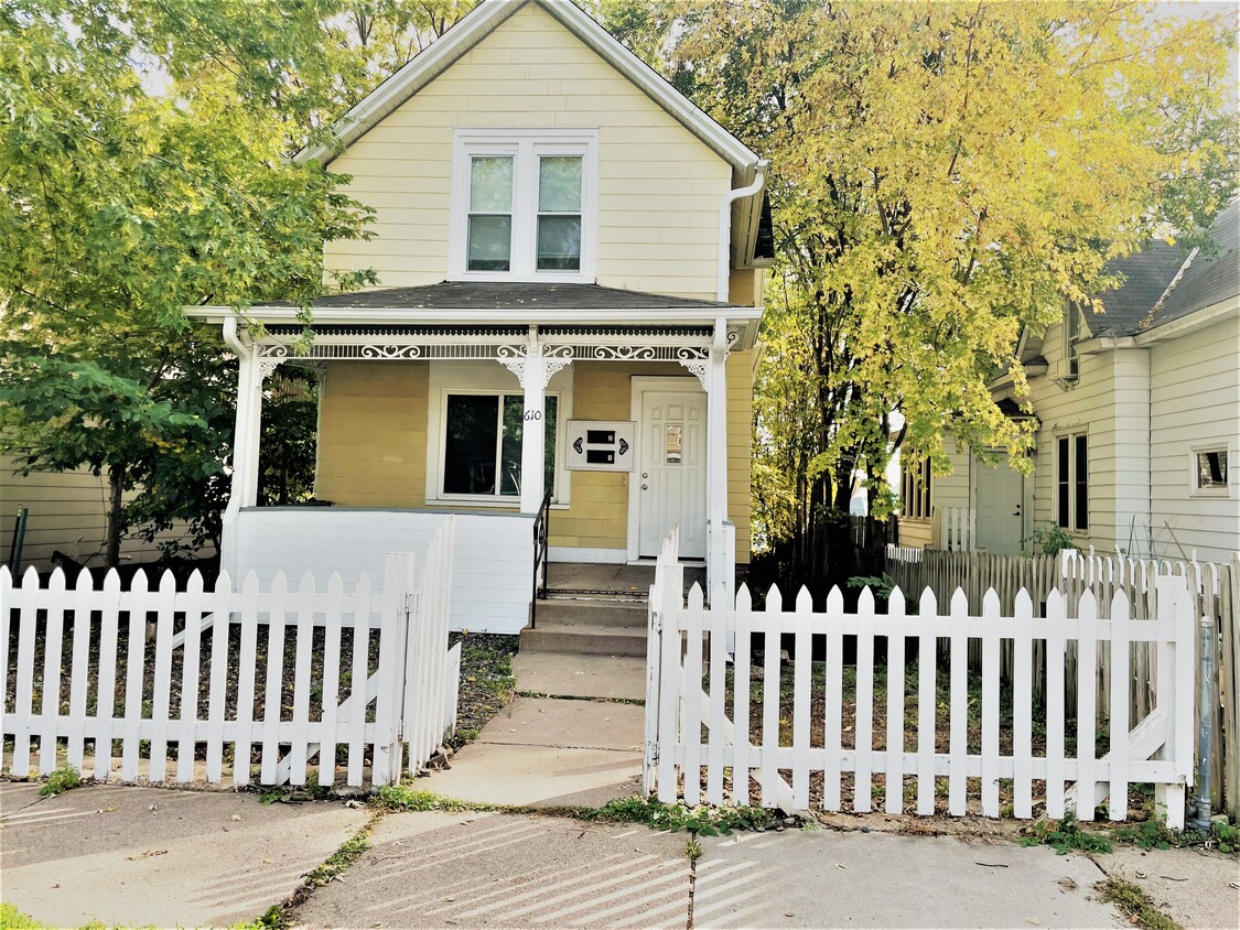 Front - 610 Jessamine Ave E