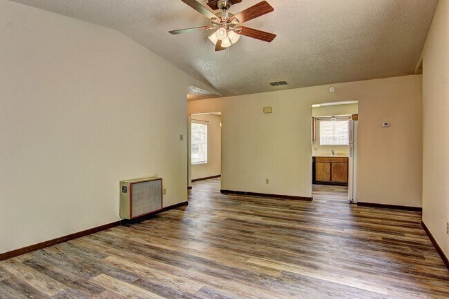 Foto del edificio - 3810 Brookhill Dr