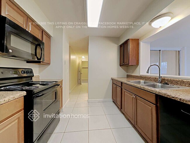 Building Photo - 1375 Guinevere Dr