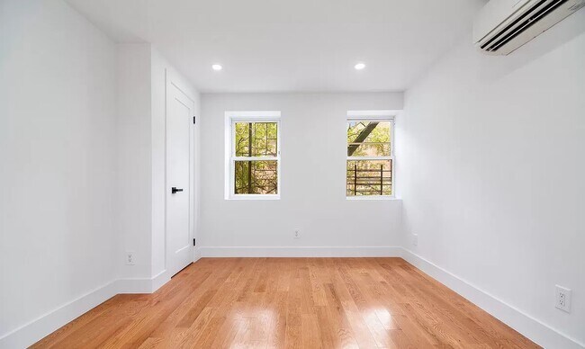 Building Photo - 32 Avenue A