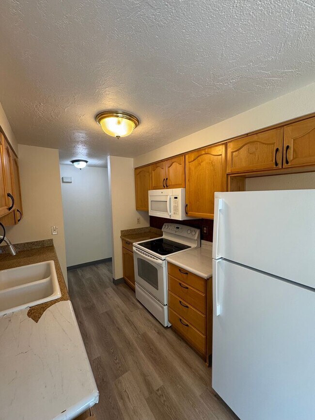 Foto del edificio - 3 Bedroom, 2 Bath Single Family Home in Cal Young/Gilham Neighborhood