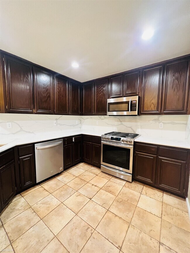 Foto del edificio - 3 br, 2.5 bath Townhome - 209 Plumpointe Lane