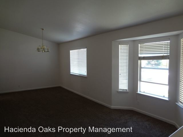 Building Photo - 1610 Rowland Dr