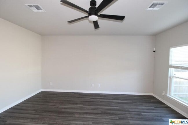 Foto del edificio - 2206 Mustard Ct