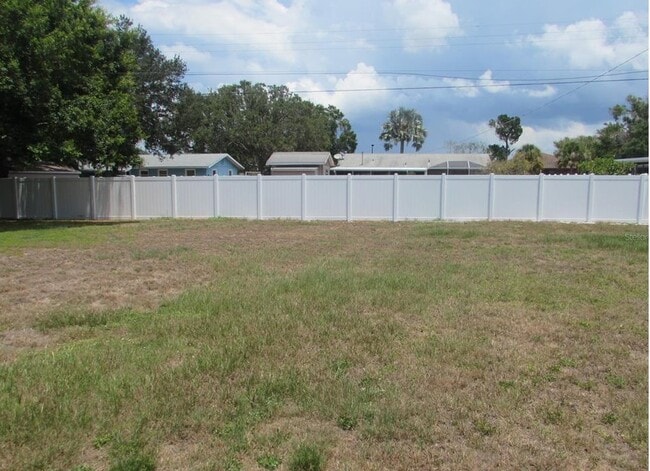 Building Photo - 6123 Crestwood Ave