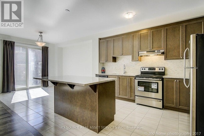 Building Photo - 176 Beaveridge Ave