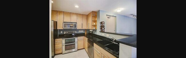 Building Photo - 652 Raphael Place