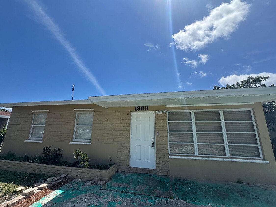 Primary Photo - 3/1 Single family home