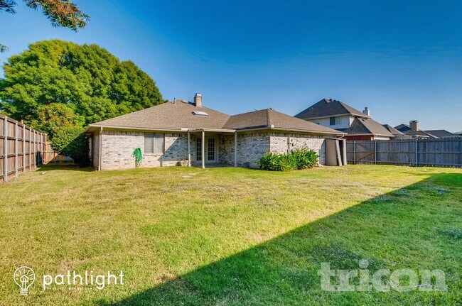 Foto del edificio - 641 Park Ln