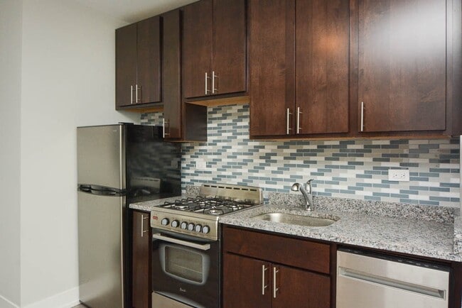 Building Photo - 432.5 W Belden Ave