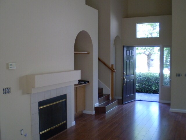 Building Photo - Beautiful 3bd/ 2.5 bath Folsom Home in gat...