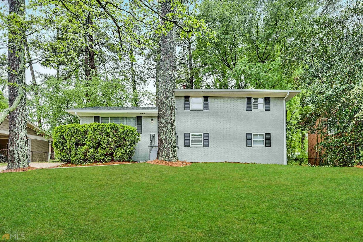 2751 Cavalier Dr, Decatur, GA 30034 House Rental in Decatur, GA