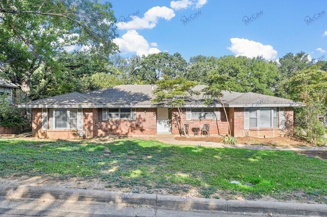 Building Photo - Like New 4-Bed 3-Bath 2-Car Garage in Euless!