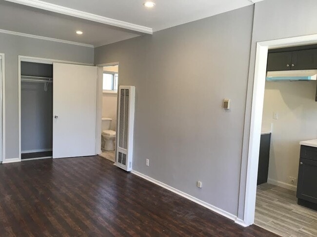 Building Photo - 139 S Avenue 55