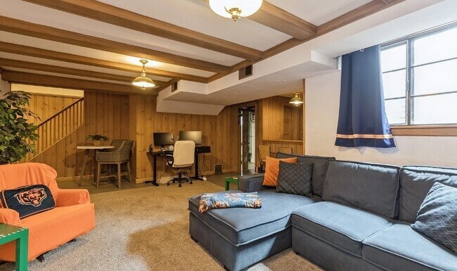 Foto del edificio - 9546 Springfield Ave