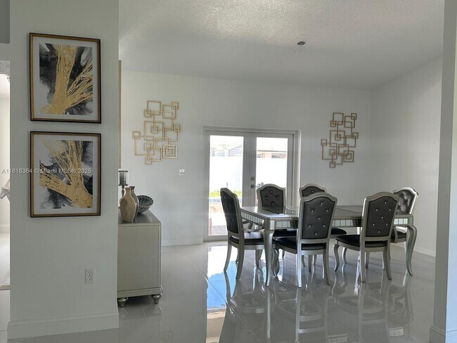 Foto del edificio - 14845 SW 174th St