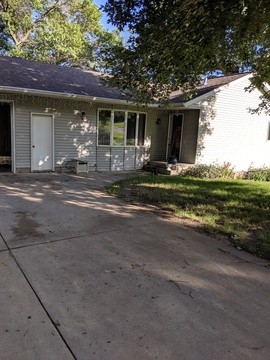 Primary Photo - 3 Bed/2 Bath home on Pleasant Lake!