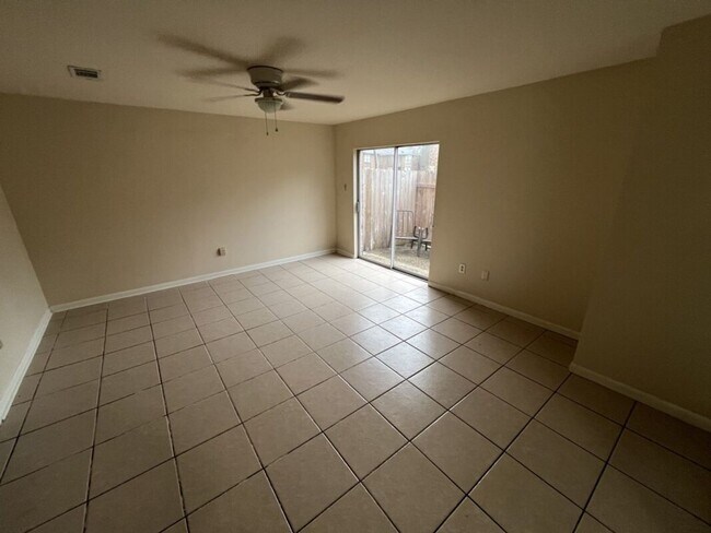 Building Photo - Brightside View