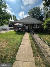 Building Photo - 7837 Lawndale Ave