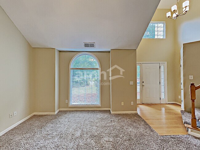 Building Photo - 4810 Lake Park Ter