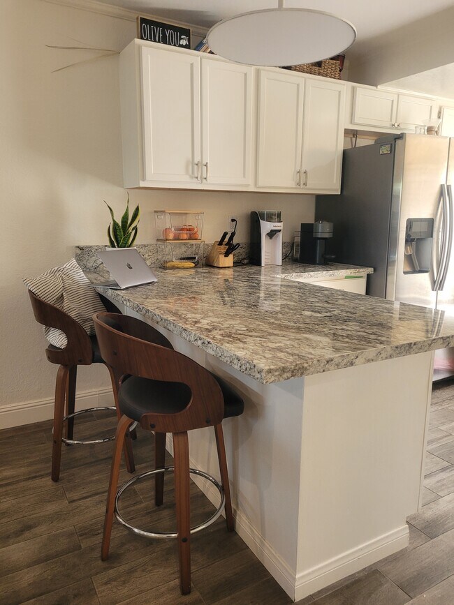 Foto del edificio - 542 N Shelton St